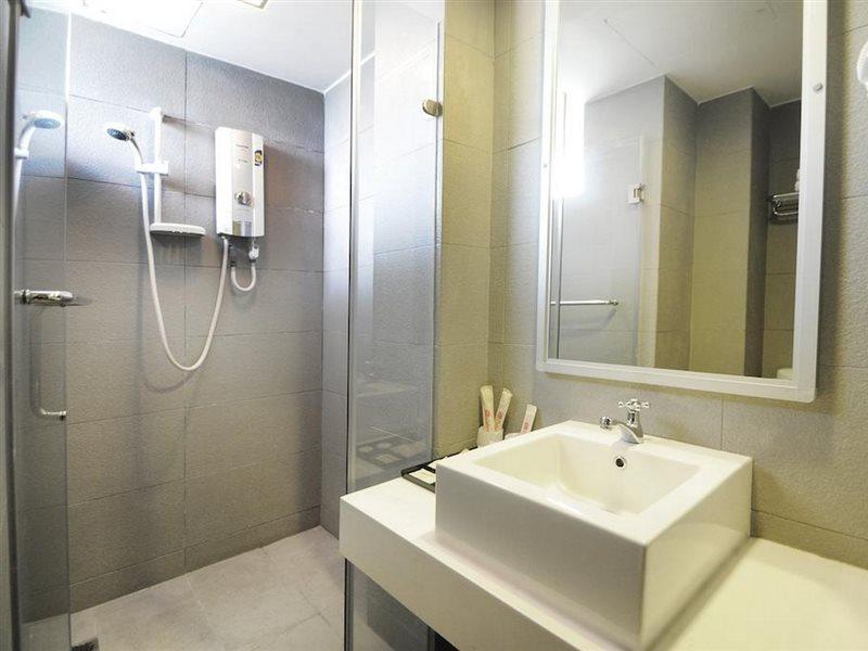 Celyn City Hotel Kota Kinabalu Exteriör bild